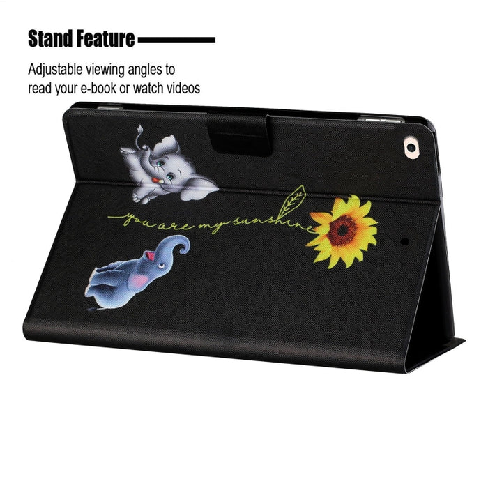 Estuche de cuero con tapa horizontal de dibujo a color con soporte y ranuras para tarjetas y función de suspensión / activación