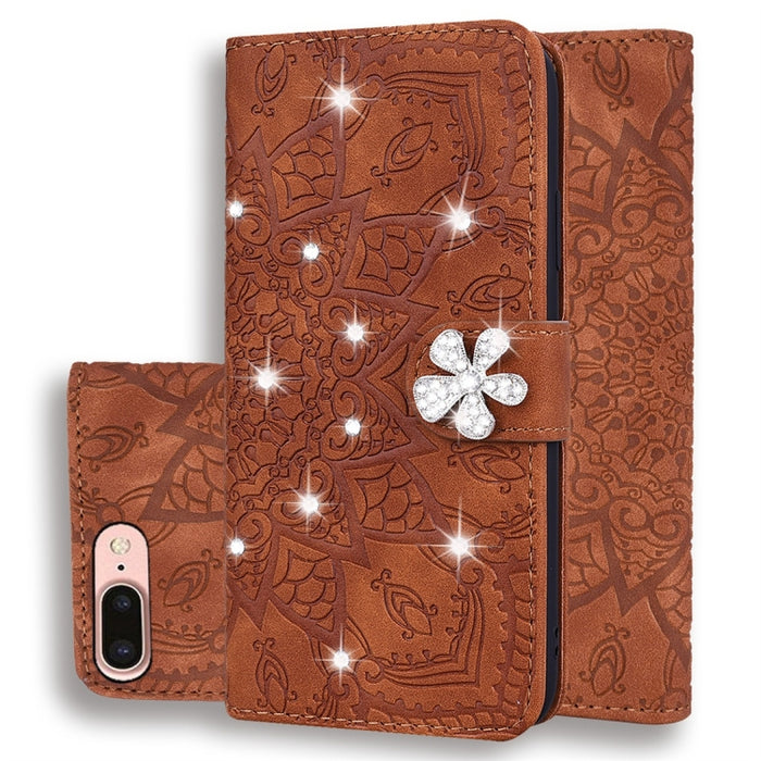 Patrón de becerro Diamante Mandala Diseño plegable doble Estuche de cuero en relieve con billetera y soporte y ranuras para tarjetas