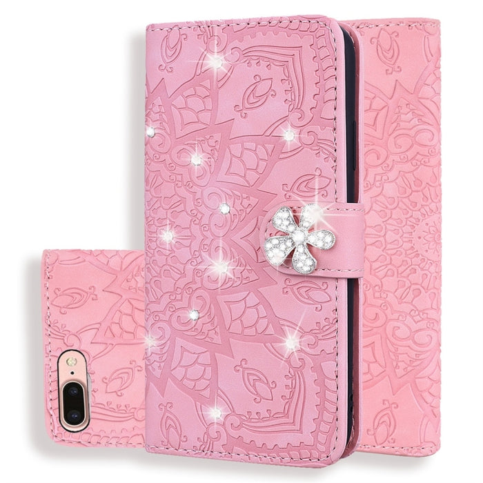 Patrón de becerro Diamante Mandala Diseño plegable doble Estuche de cuero en relieve con billetera y soporte y ranuras para tarjetas