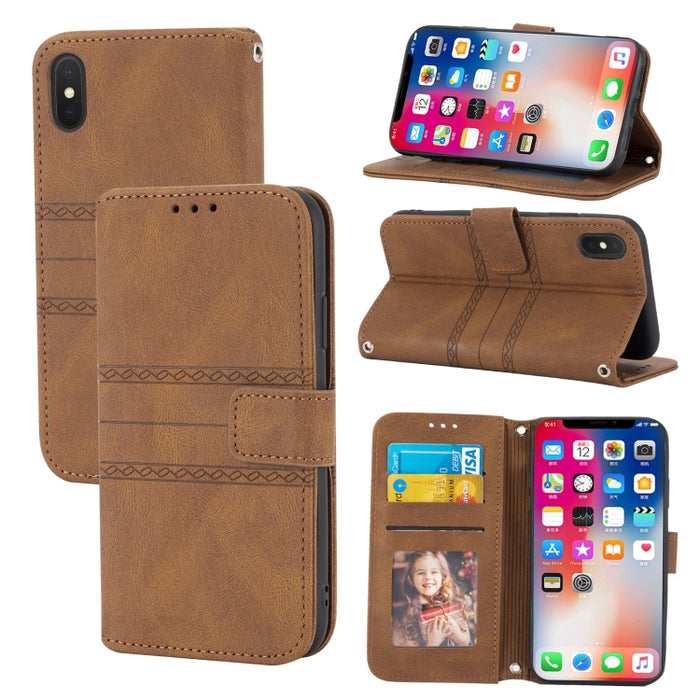 Hebilla magnética a rayas en relieve PU + TPU Funda de cuero con tapa horizontal con soporte y ranura para tarjeta y billetera y marco de fotos y honda