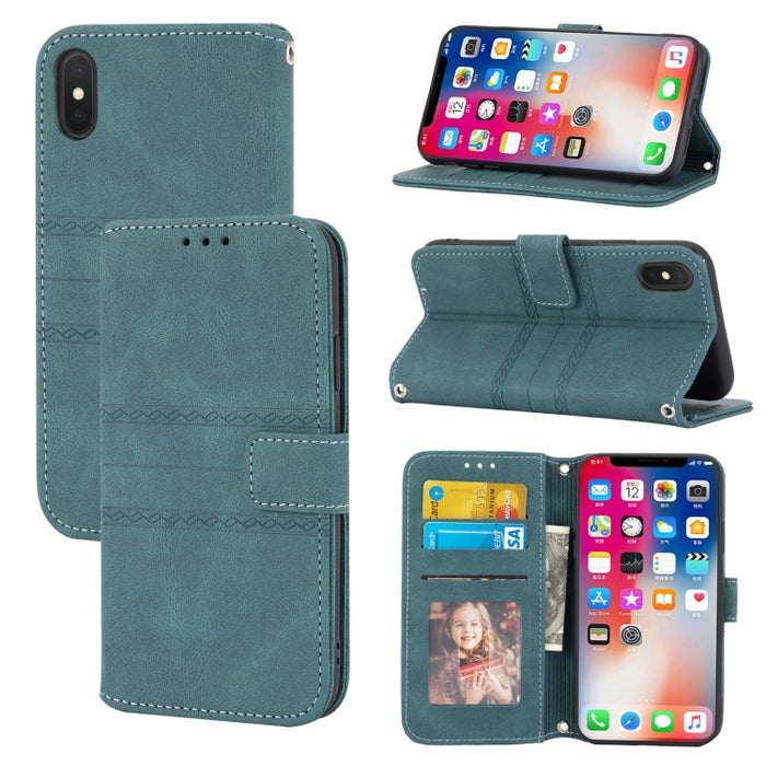 Hebilla magnética a rayas en relieve PU + TPU Funda de cuero con tapa horizontal con soporte y ranura para tarjeta y billetera y marco de fotos y honda