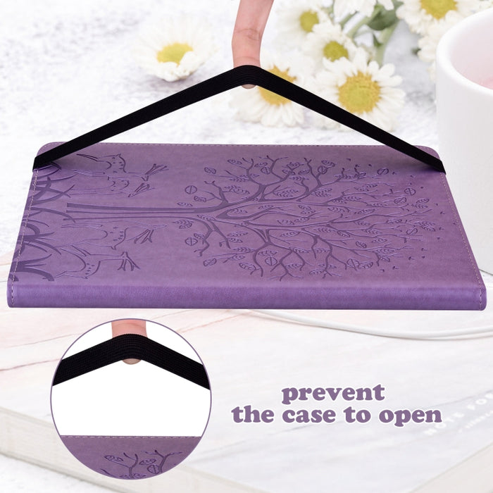 Estuche de cuero de PU con tapa horizontal con estampado estampado de árboles y ciervos con soporte y ranuras para tarjetas y función de suspensión / activación