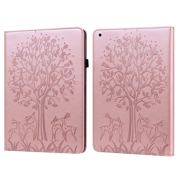 Estuche de cuero de PU con tapa horizontal con estampado estampado de árboles y ciervos con soporte y ranuras para tarjetas y función de suspensión / activación