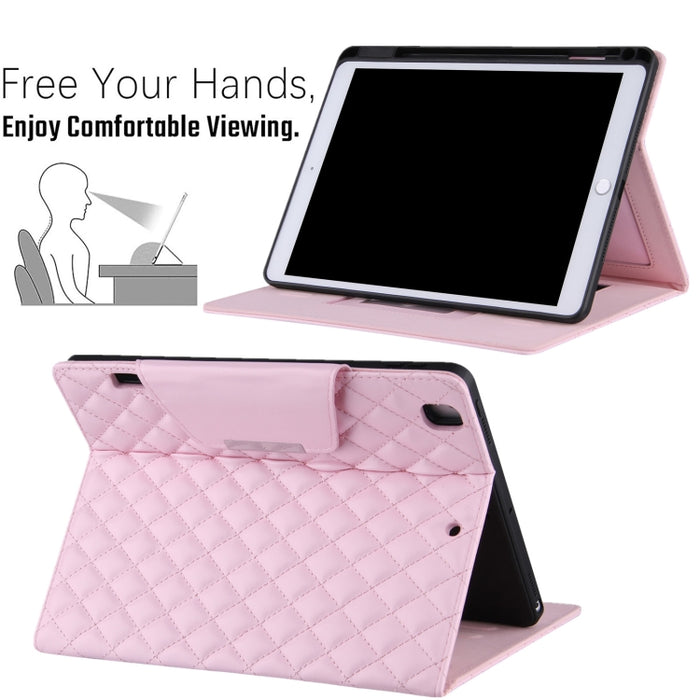 Estuche de cuero con tapa horizontal con patrón a cuadros con soporte y ranuras para tarjetas y correa de mano