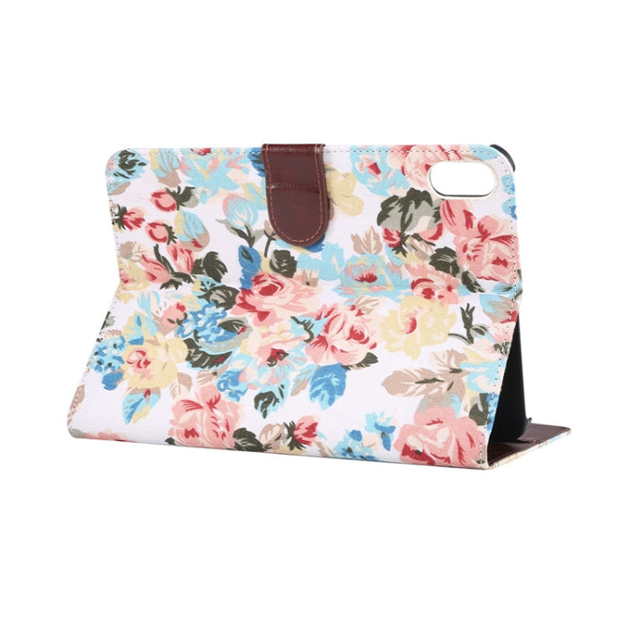 Estuche de cuero con tapa horizontal con patrón de tela de flores con función de reposo / activación y soporte y ranuras para tarjetas y billetera