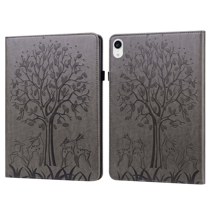Estuche para tableta de cuero estampado prensado con estampado de árboles y ciervos
