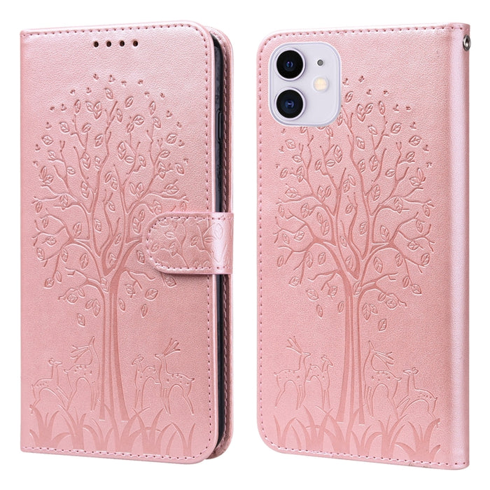 Estuche para teléfono de cuero con tapa horizontal estampado prensado con estampado de árboles y ciervos