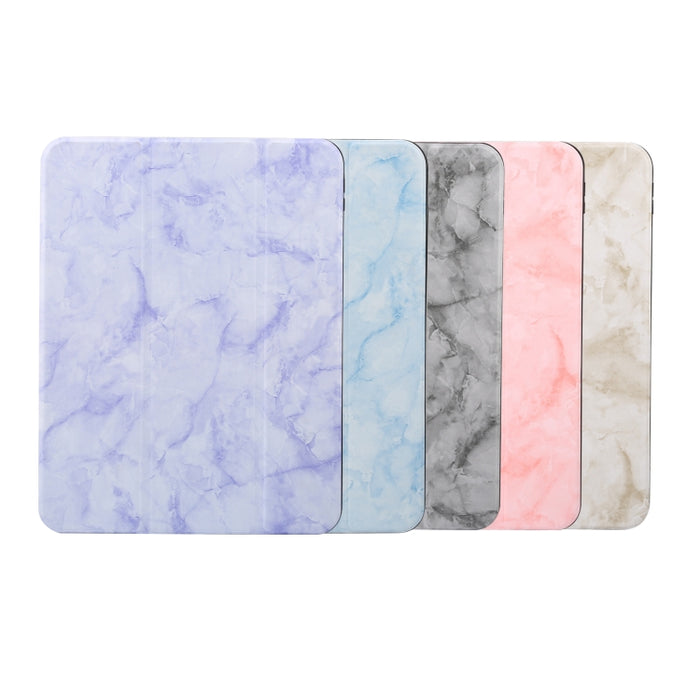 Estuche protector triple para tableta con textura de mármol y ranura para bolígrafo