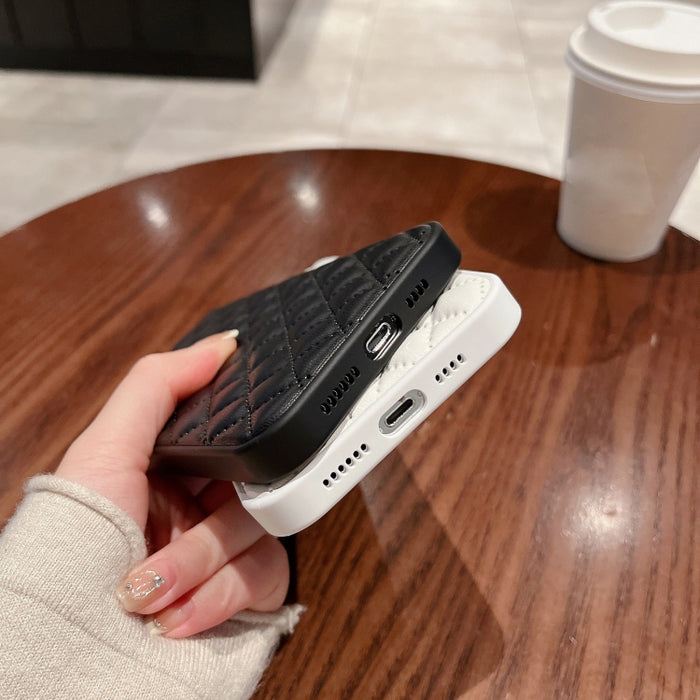 Estuche para teléfono de piel de cordero con textura rómbica