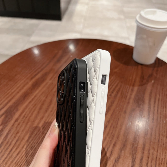 Estuche para teléfono de piel de cordero con textura rómbica