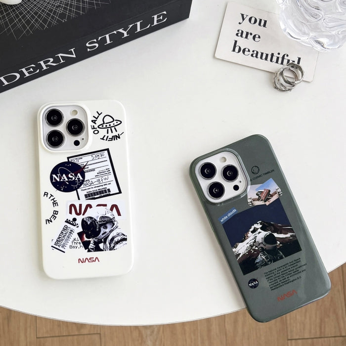 Estuche para teléfono PC brillante con patrón de astronauta