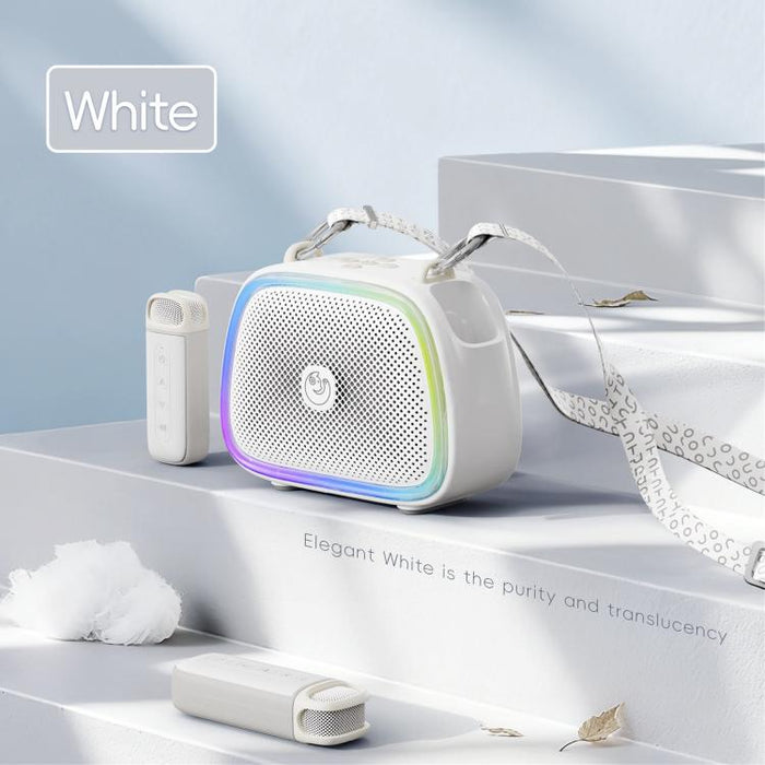 Altavoz inalámbrico portátil para karaoke C22 con micrófono y correa para el hombro.