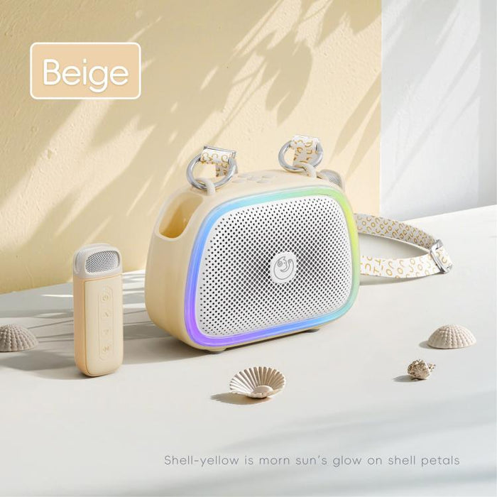 Altavoz inalámbrico portátil para karaoke C22 con micrófono y correa para el hombro.