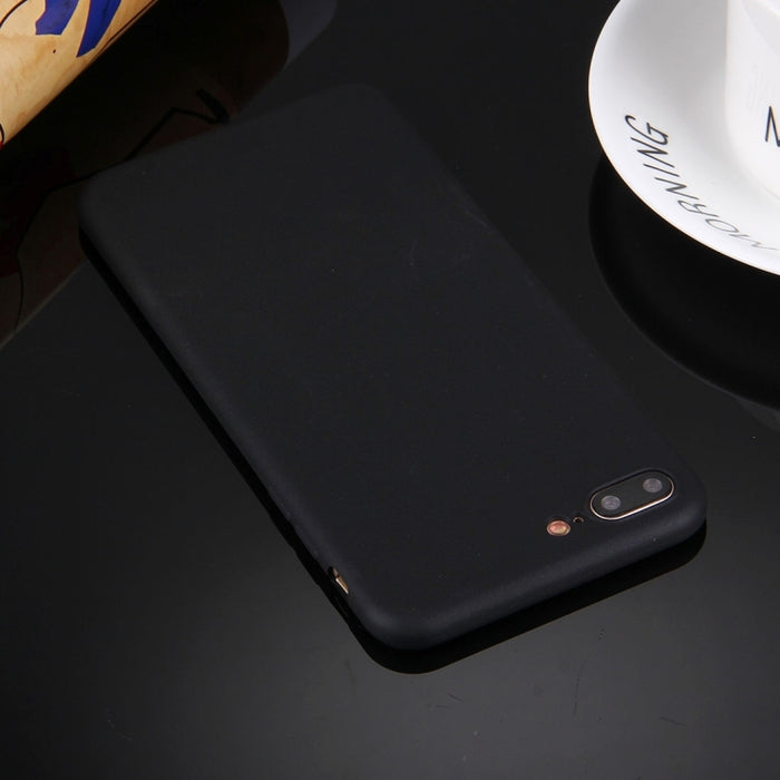Para iPhone 8 Plus y 7 Plus Funda protectora de TPU de color sólido sin orificio redondo