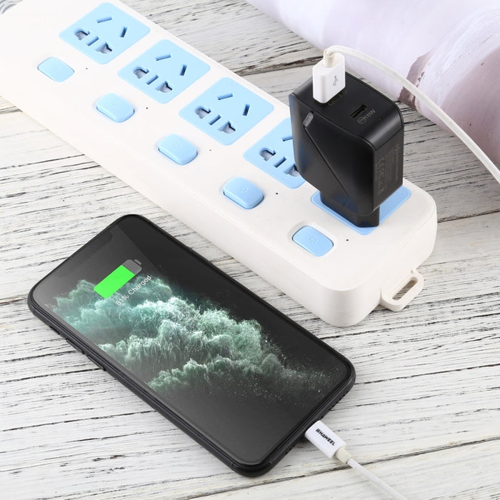 LZ-819A+C QC3.0 USB + PD 18W USB-C / Type-C Interfaces Cargador de viaje con luz indicadora, enchufe de la UE
