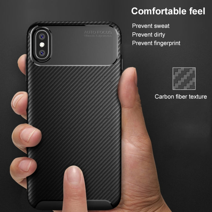 Para iPhone X / XS Funda de TPU a prueba de golpes con textura de fibra de carbono con forma de escarabajo
