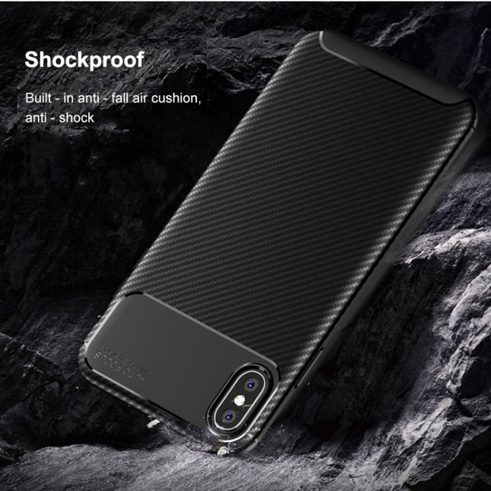 Para iPhone X / XS Funda de TPU a prueba de golpes con textura de fibra de carbono con forma de escarabajo
