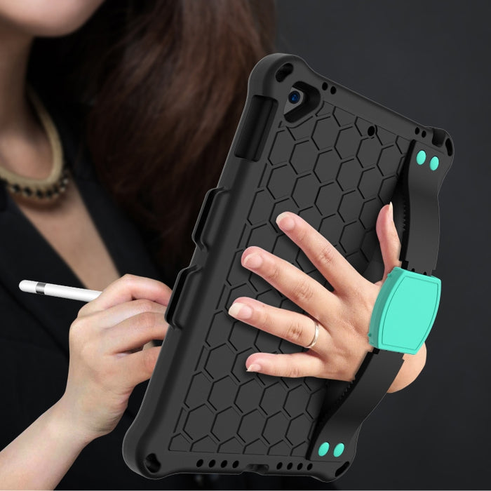 Diseño de nido de abeja EVA + PC Cáscara protectora plana anticaída de cuatro esquinas con correas, For iPad 9.7 2017/2018