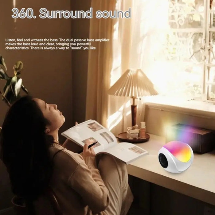SY-688 TWS RGB Luz colorida Mini tarjeta Altavoz Bluetooth, SY-688 White